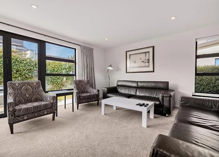 On Upton Apartment