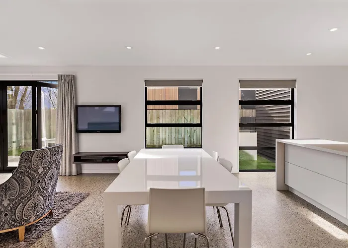 On Upton Apartment *