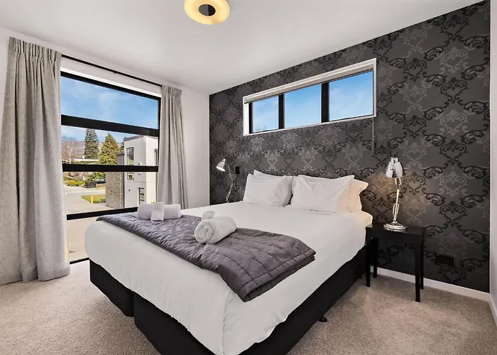 On Upton Apartment